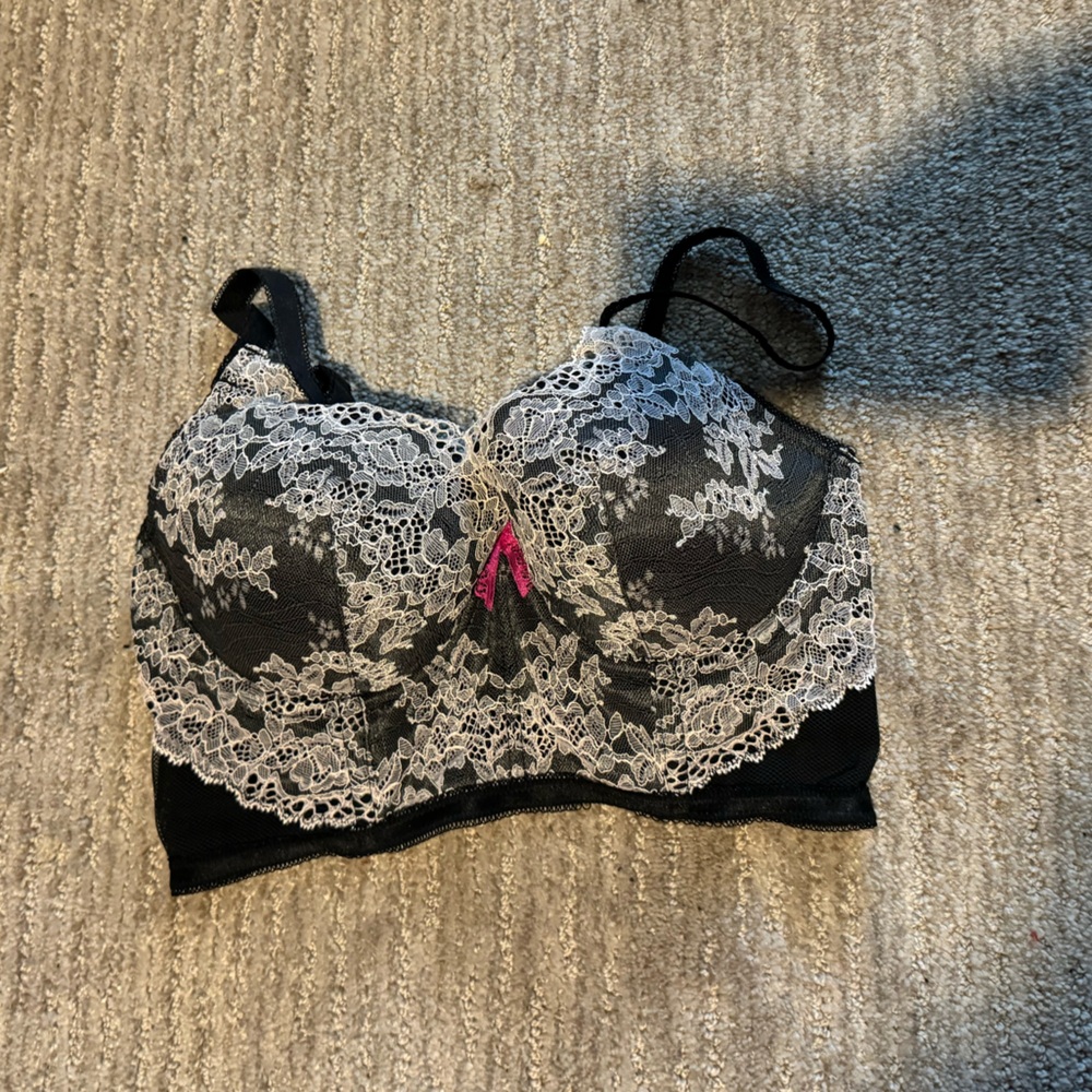 Victoria’s Secret lined Demi Double Buste Size 32 D